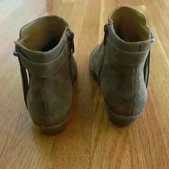 Nine West Willito Taupe Leather Tassel Ankle Bootie - Picture 9 of 11